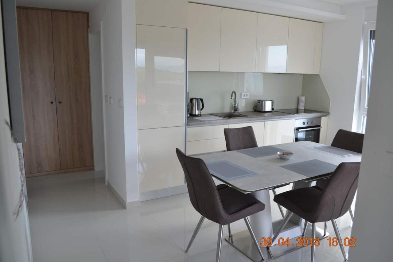 My Paradies - Njivice Penthouse*** Esterno foto